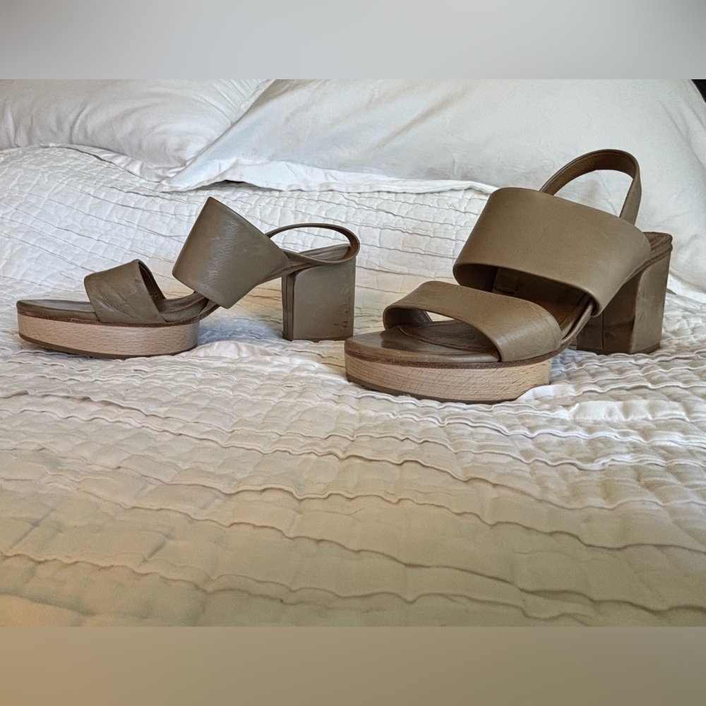 Colico platform sandals